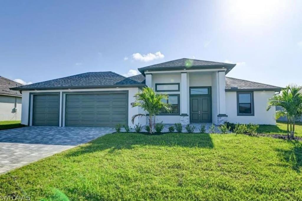 Newly Built Villa Ballerina With Heated Pool And Incredible View Into Beautiful Arrowheadcanal Cape Coral Kültér fotó