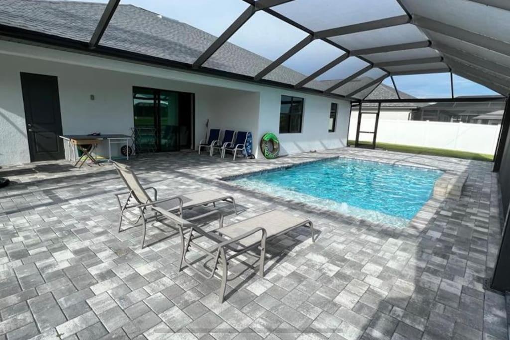 Newly Built Villa Ballerina With Heated Pool And Incredible View Into Beautiful Arrowheadcanal Cape Coral Kültér fotó