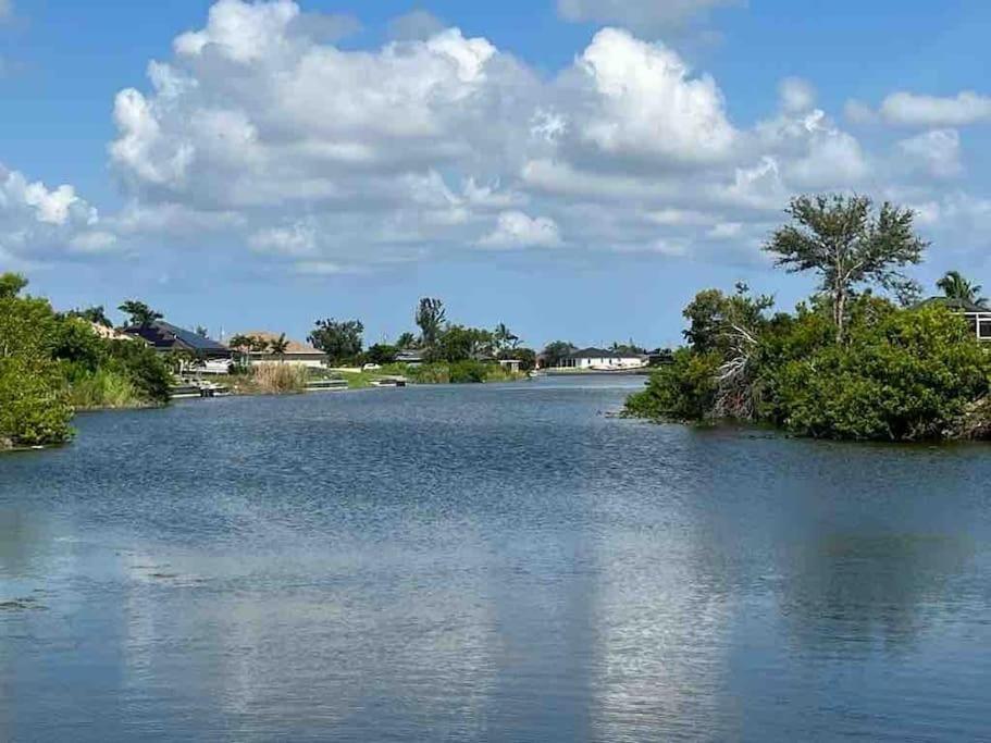 Newly Built Villa Ballerina With Heated Pool And Incredible View Into Beautiful Arrowheadcanal Cape Coral Kültér fotó